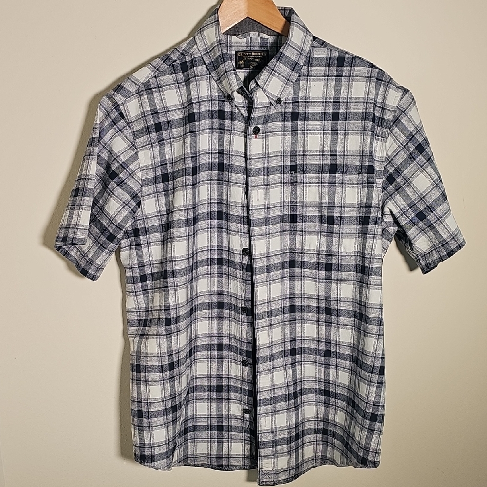 Men's Blue and White Plaid‎ Shirt. By GRIZZLY MOUNTAIN. Short Sleeve Size Large.